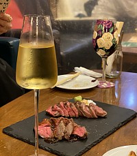 大衆肉バル7+3(ジュウ)